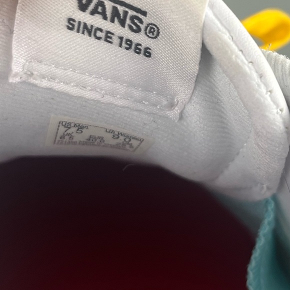 Vans Lowland ComfyCush Horror Pack It Pennywise men’s size 7.5 / women’s 9 - Picture 11 of 12